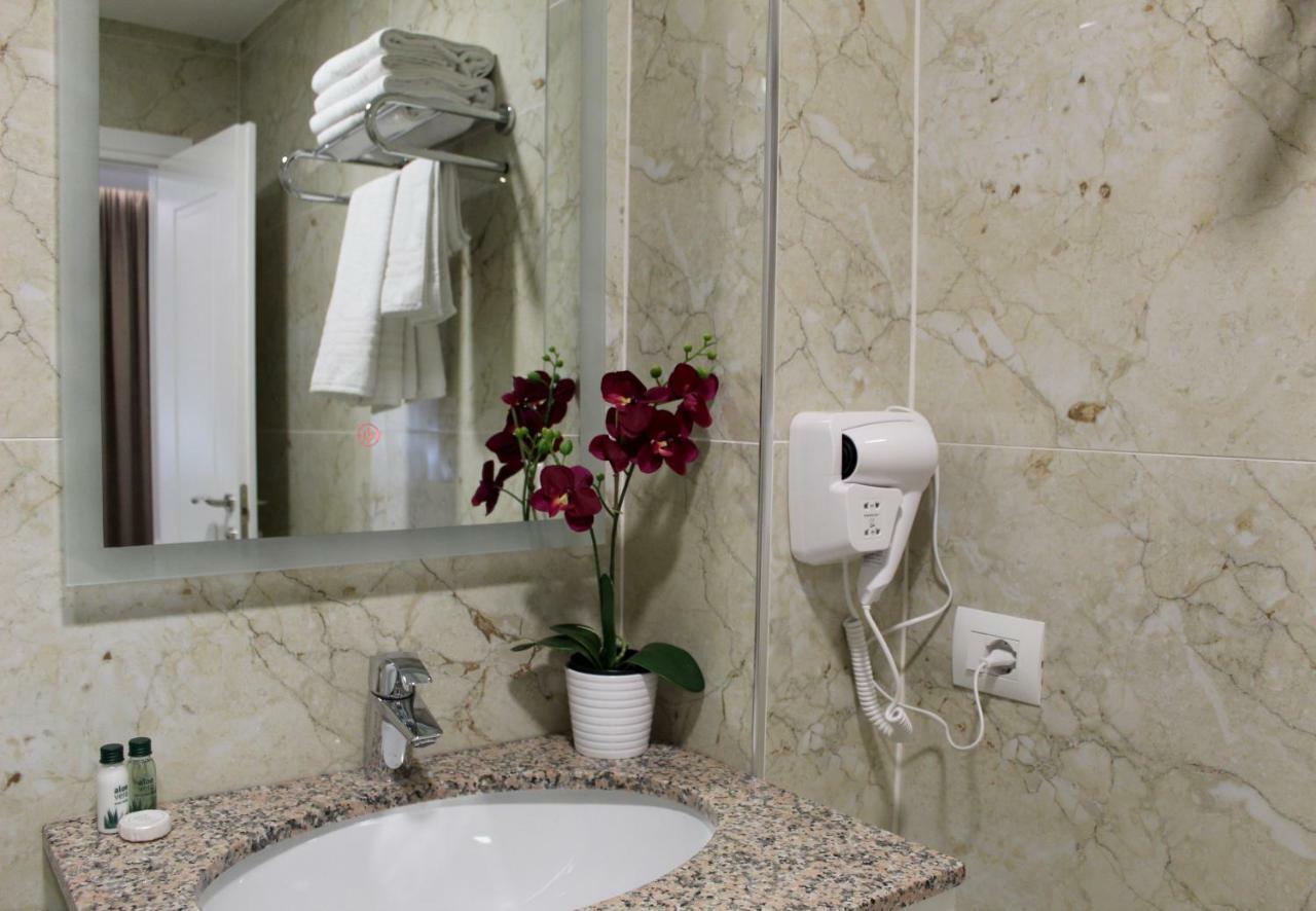 Ramel Hotel Tirana Extérieur photo